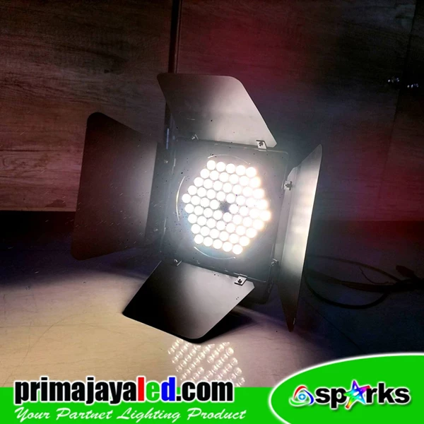 Fresnel Sparks 60 x 3 LED PAR Lamp Warm White