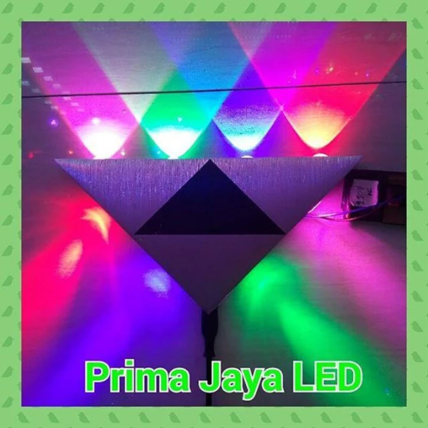 Lampu Dinding LED Segitiga 8 Watt