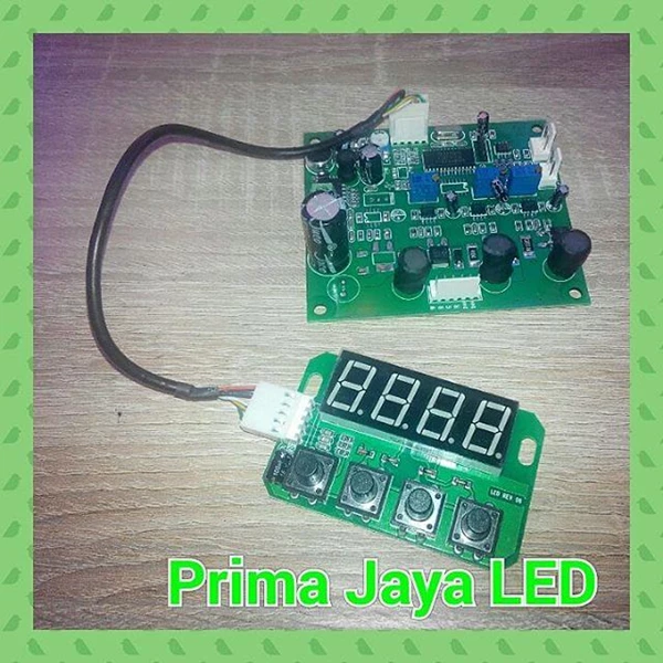 PCB Program 54 RGBW LED Par